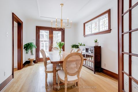 Photo 5 at 71 Scarborough Road, The Beaches, Toronto