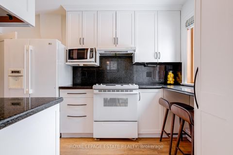 Photo 8 at 71 Scarborough Road, The Beaches, Toronto