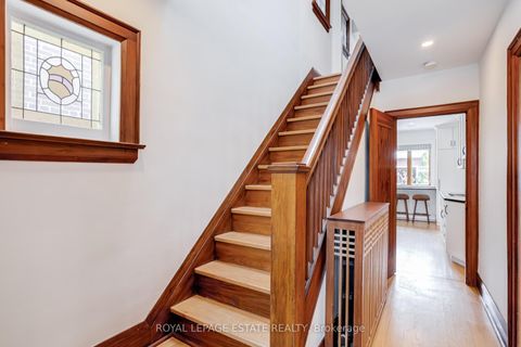 Photo 11 at 71 Scarborough Road, The Beaches, Toronto