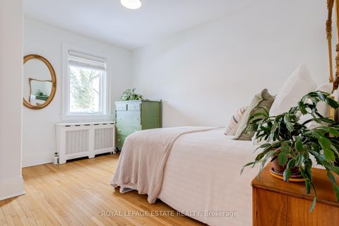 Photo 14 at 71 Scarborough Road, The Beaches, Toronto