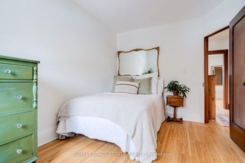 Photo 15 at 71 Scarborough Road, The Beaches, Toronto