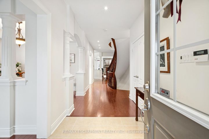 Photo 4 at 1583 Hallstone Road, Bram West, Brampton