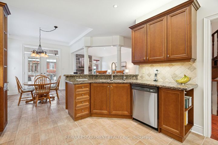 Photo 11 at 1583 Hallstone Road, Bram West, Brampton