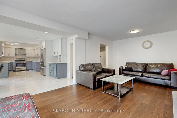 Photo 3 at 2088 Madden Boulevard, RO River Oaks, Oakville