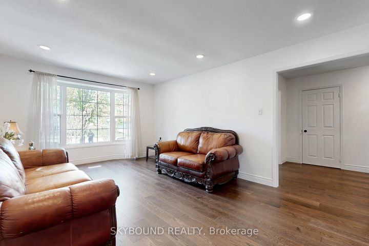 Photo 6 at 2088 Madden Boulevard, RO River Oaks, Oakville