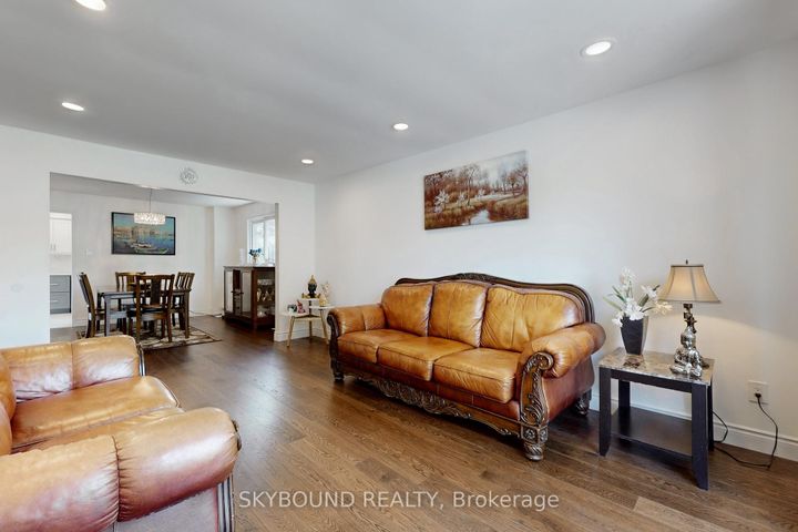 Photo 7 at 2088 Madden Boulevard, RO River Oaks, Oakville