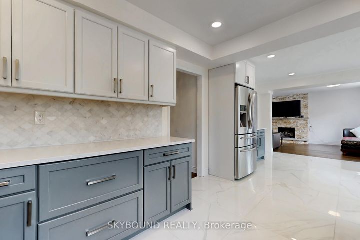 Photo 11 at 2088 Madden Boulevard, RO River Oaks, Oakville