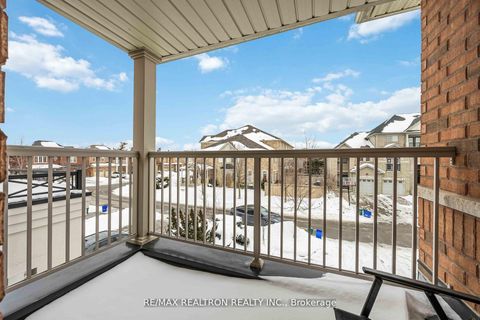 Photo 23 at 10 White Spruce Crescent, Patterson, Vaughan