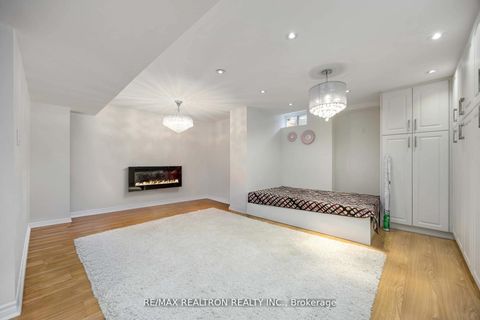 Photo 31 at 10 White Spruce Crescent, Patterson, Vaughan