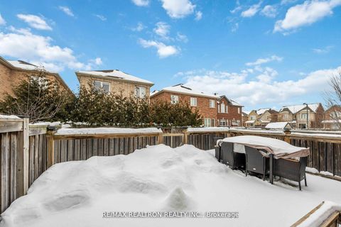Photo 33 at 10 White Spruce Crescent, Patterson, Vaughan