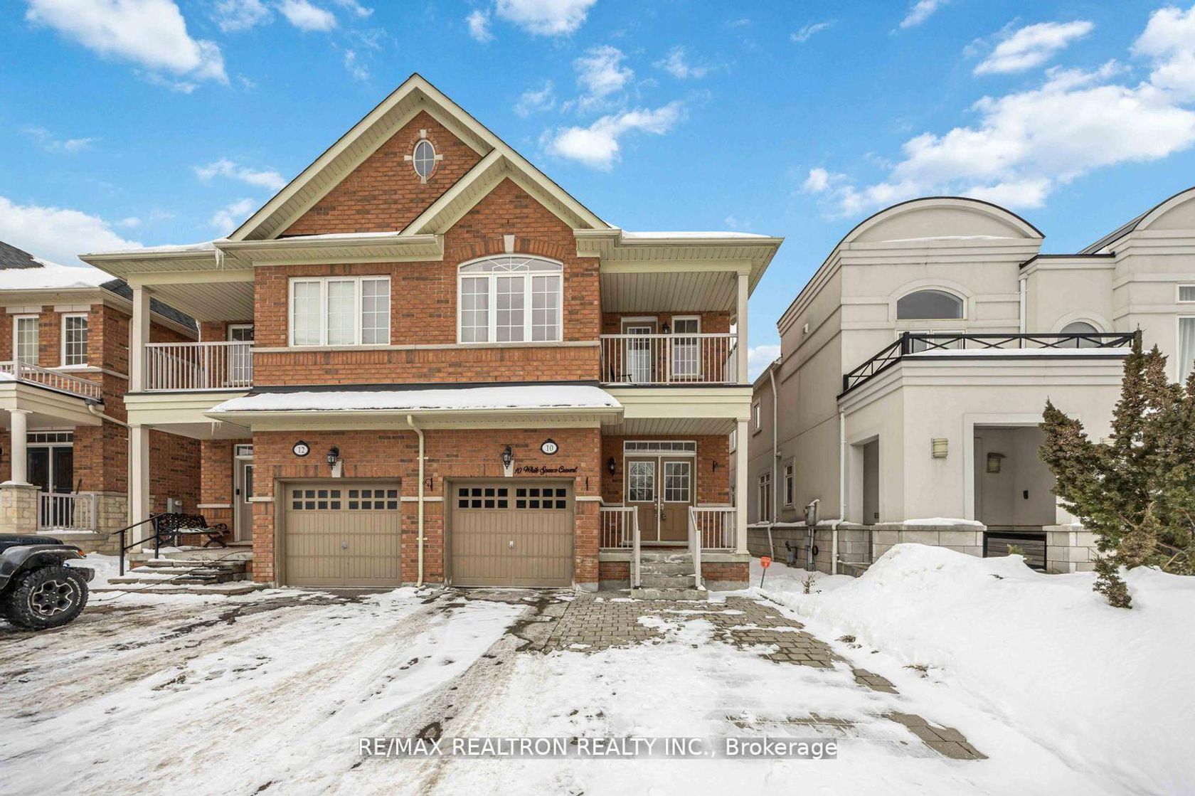 10 White Spruce Crescent, Patterson, Vaughan photo number 2