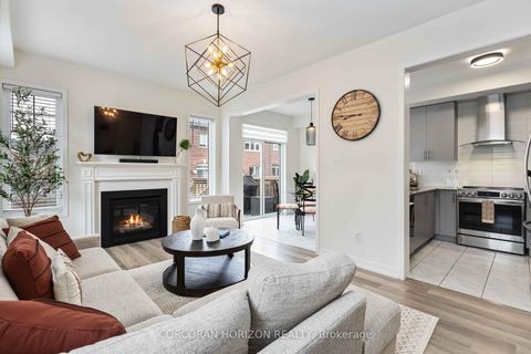 Photo 8 at 81 Dundonald Trail, Glenway Estates, Newmarket