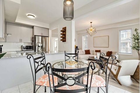 Photo 10 at 81 Dundonald Trail, Glenway Estates, Newmarket