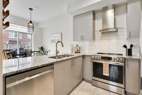 Photo 13 at 81 Dundonald Trail, Glenway Estates, Newmarket