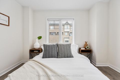 Photo 31 at 81 Dundonald Trail, Glenway Estates, Newmarket