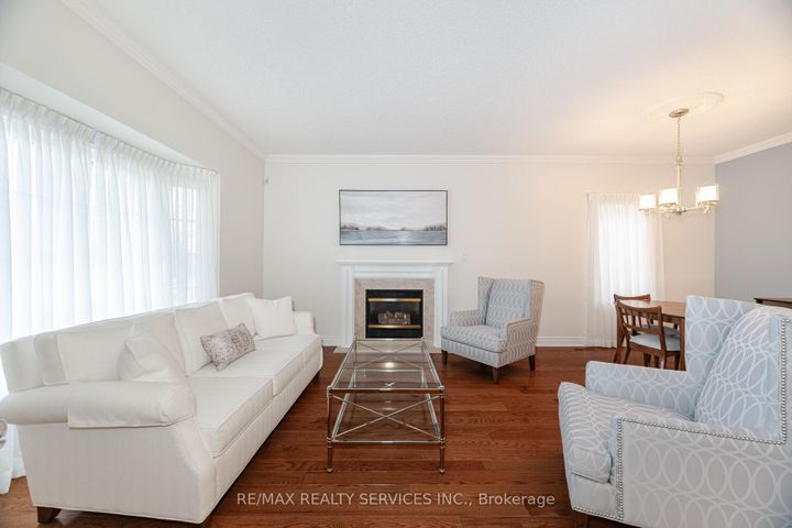 Photo 6 at 3 Tuscany Lane, Wellington, Brampton