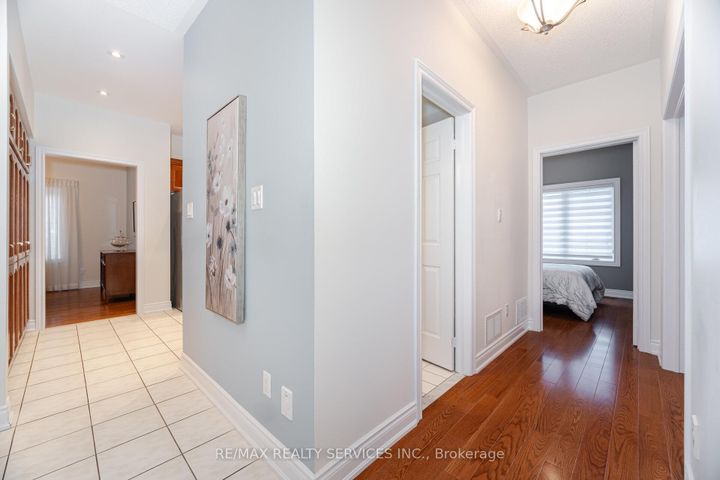 Photo 22 at 3 Tuscany Lane, Wellington, Brampton