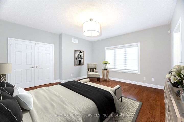 Photo 24 at 3 Tuscany Lane, Wellington, Brampton