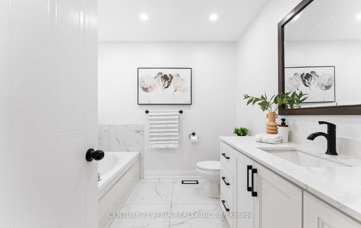 Photo 24 at 3 Oxfordshire Street, Berczy, Markham