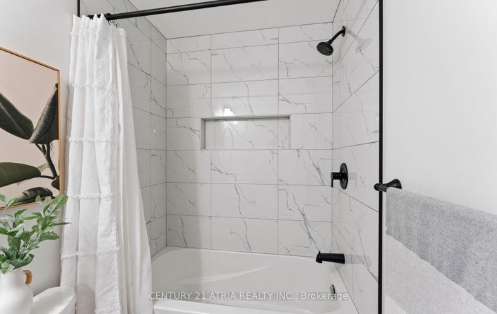 Photo 31 at 3 Oxfordshire Street, Berczy, Markham