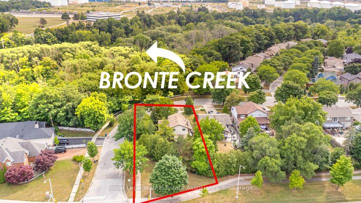 Photo 2 at 471 Valhalla Court, WO West, Oakville