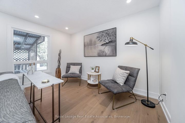 Photo 6 at 471 Valhalla Court, WO West, Oakville