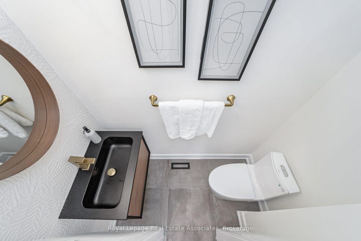 Photo 7 at 471 Valhalla Court, WO West, Oakville