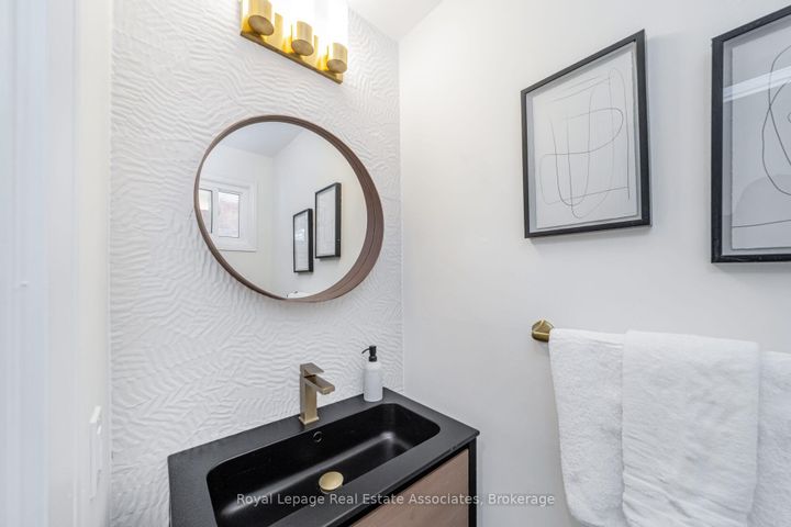 Photo 8 at 471 Valhalla Court, WO West, Oakville