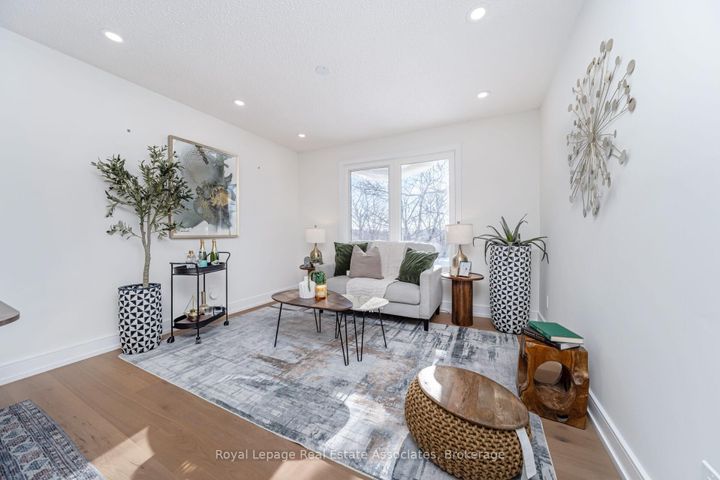 Photo 9 at 471 Valhalla Court, WO West, Oakville