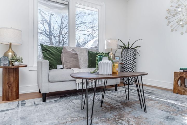 Photo 11 at 471 Valhalla Court, WO West, Oakville