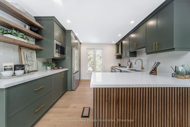 Photo 12 at 471 Valhalla Court, WO West, Oakville