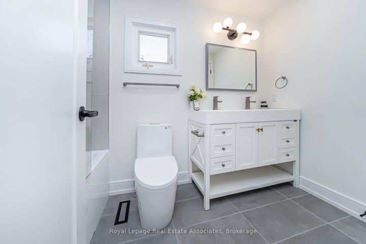 Photo 20 at 471 Valhalla Court, WO West, Oakville