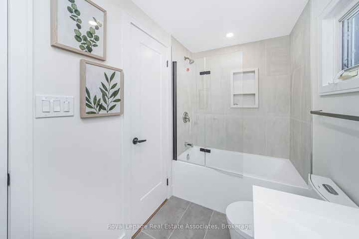 Photo 21 at 471 Valhalla Court, WO West, Oakville