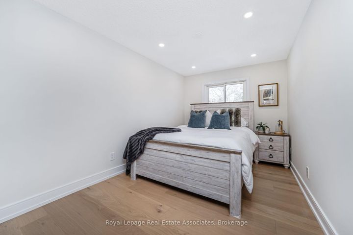 Photo 23 at 471 Valhalla Court, WO West, Oakville