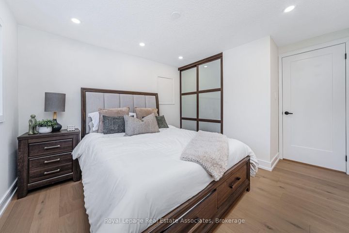 Photo 26 at 471 Valhalla Court, WO West, Oakville