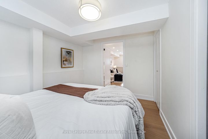 Photo 31 at 471 Valhalla Court, WO West, Oakville