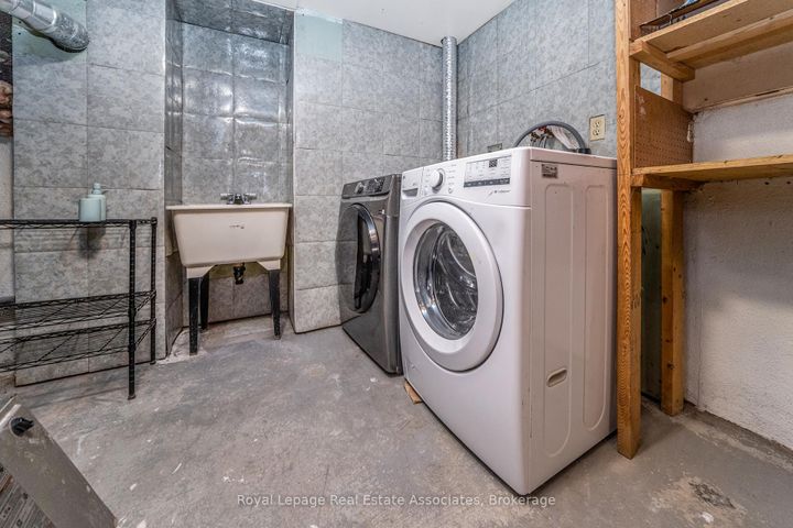 Photo 32 at 471 Valhalla Court, WO West, Oakville