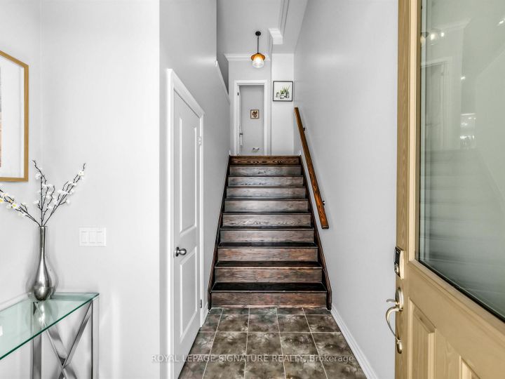 Photo 2 at 534 Stream Crescent, SH Sixteen Hollow, Oakville