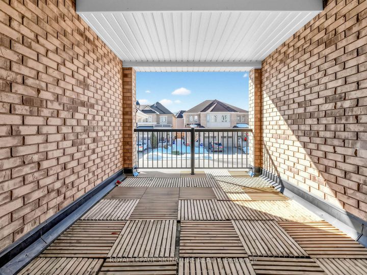 Photo 6 at 534 Stream Crescent, SH Sixteen Hollow, Oakville