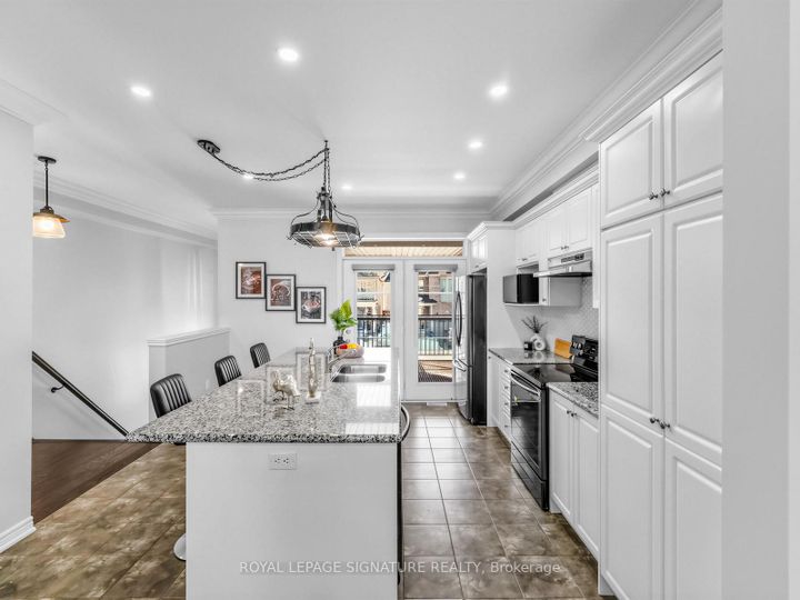 Photo 9 at 534 Stream Crescent, SH Sixteen Hollow, Oakville