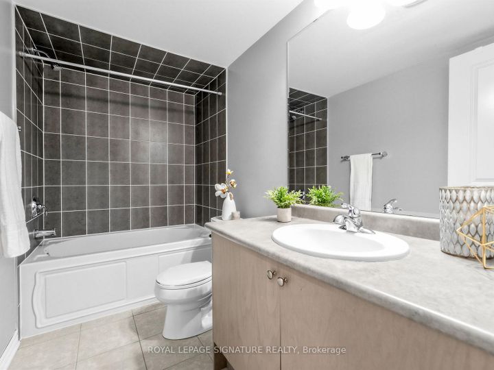 Photo 33 at 534 Stream Crescent, SH Sixteen Hollow, Oakville