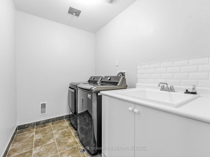 Photo 35 at 534 Stream Crescent, SH Sixteen Hollow, Oakville