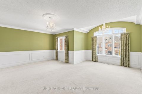 Photo 14 at 59 Kingsbridge Circle, Beverley Glen, Vaughan