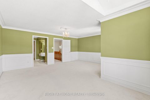 Photo 15 at 59 Kingsbridge Circle, Beverley Glen, Vaughan