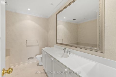 Photo 17 at 59 Kingsbridge Circle, Beverley Glen, Vaughan