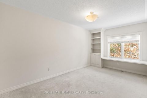 Photo 18 at 59 Kingsbridge Circle, Beverley Glen, Vaughan