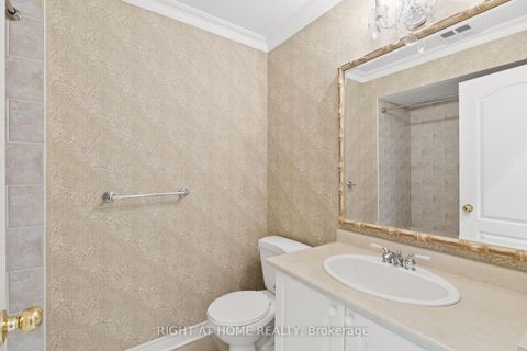 Photo 19 at 59 Kingsbridge Circle, Beverley Glen, Vaughan