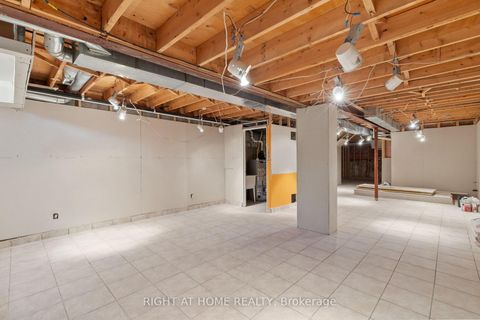 Photo 21 at 59 Kingsbridge Circle, Beverley Glen, Vaughan