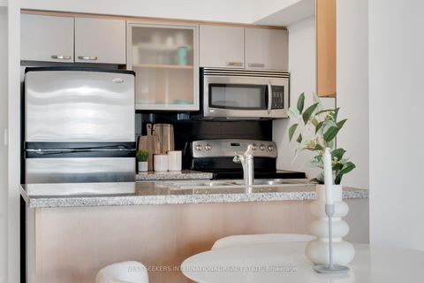 Photo 9 at 1011 - 16 Harrison Garden Boulevard, Willowdale East, Toronto