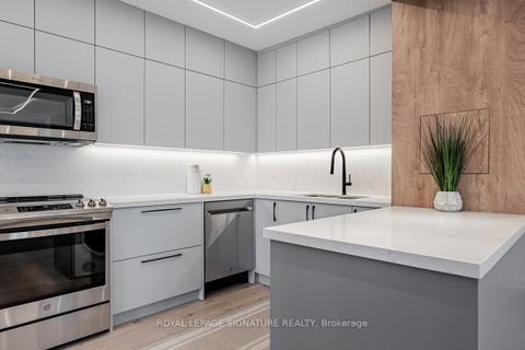 Photo 5 at 1035 - 33 Harbour Square, Waterfront Communities C1, Toronto